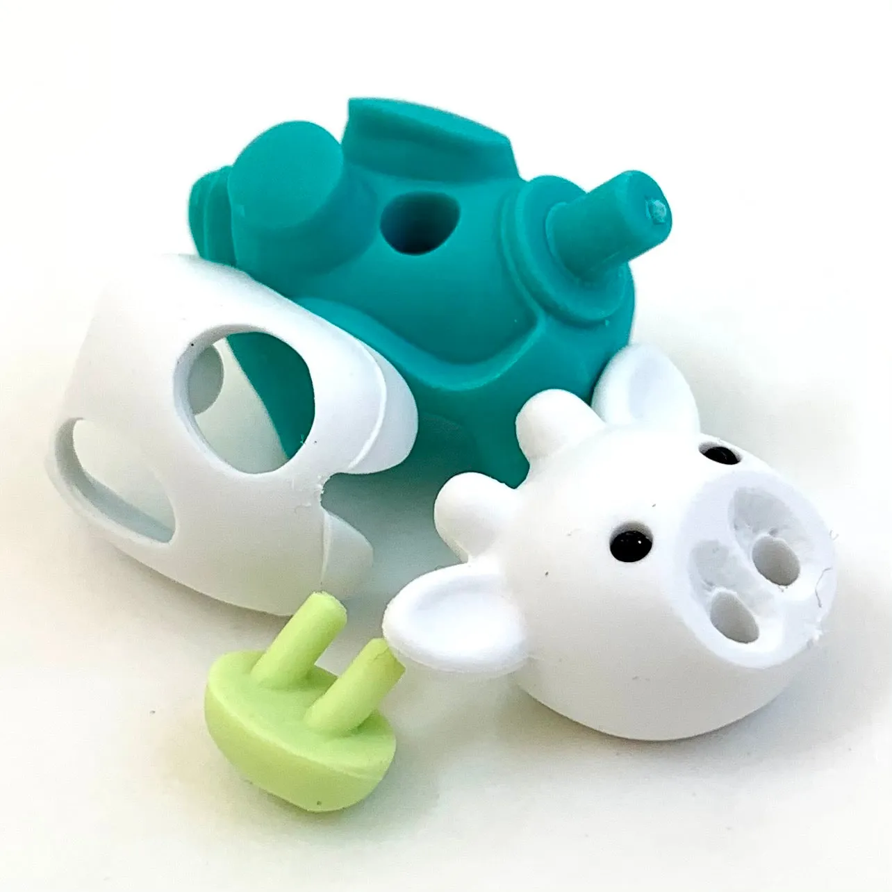 384541 IWAKO Colorz Cows -1 box of 5 Erasers
