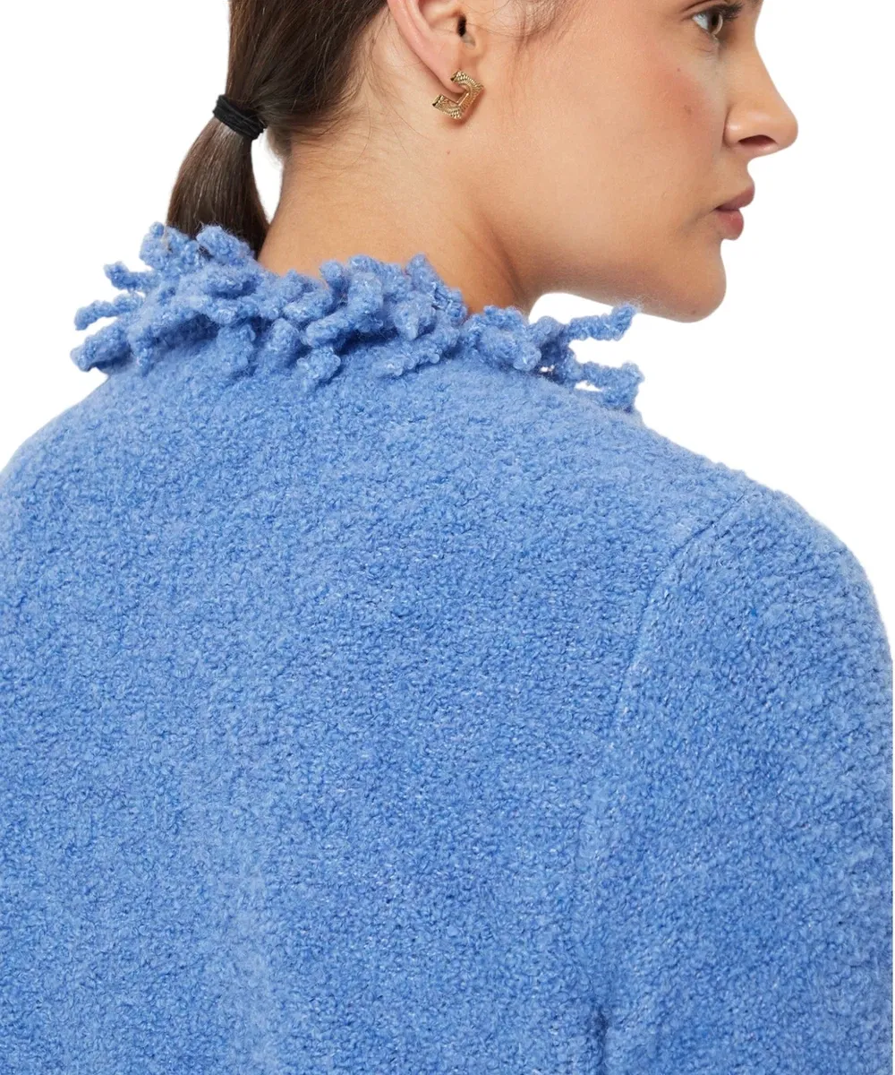 Cappotto Regina in Maglia Bouclé con Bordi Sfrangiati e Bottoni Decorativi