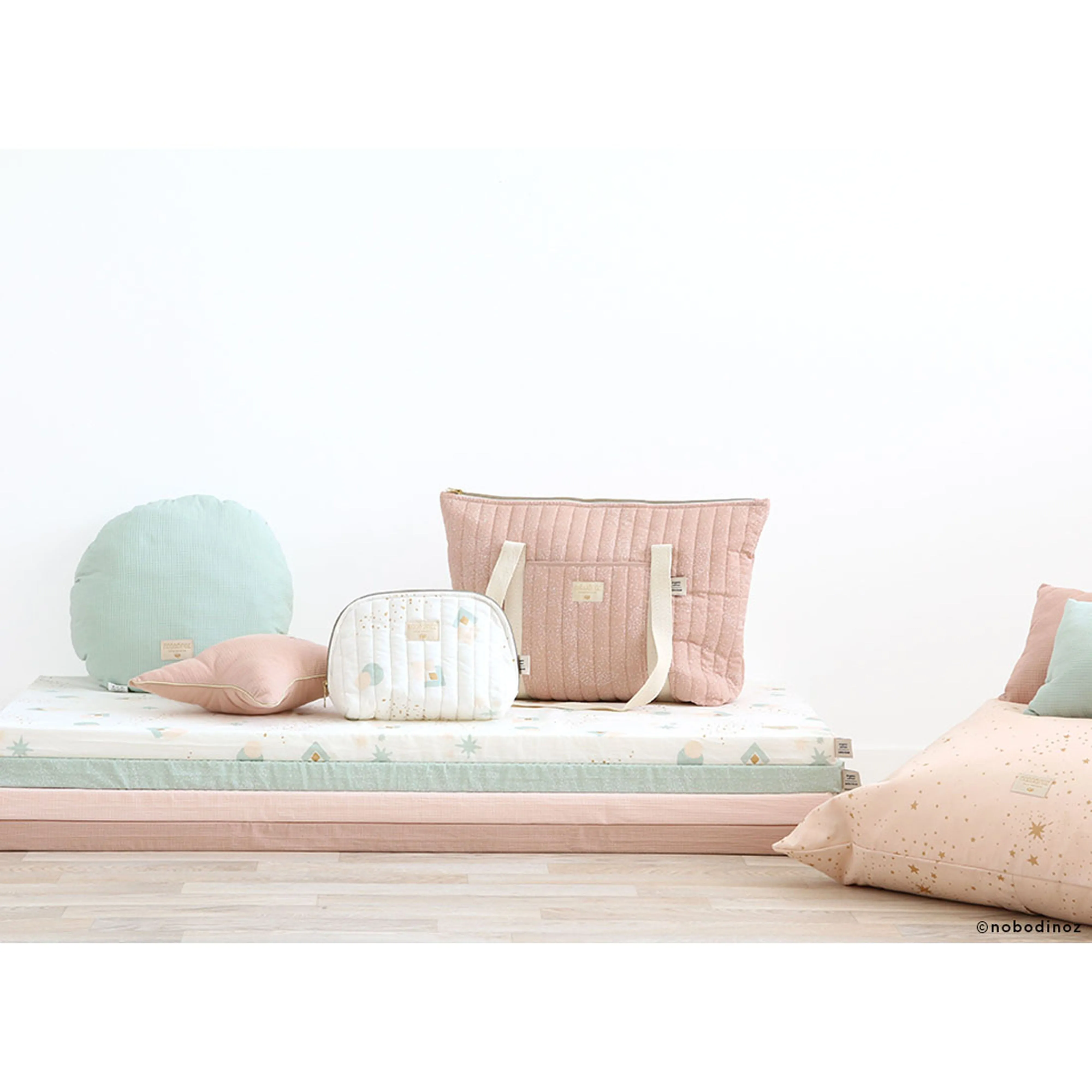 nobodinoz Paris Maternity Bag White Bubble/ Misty Pink