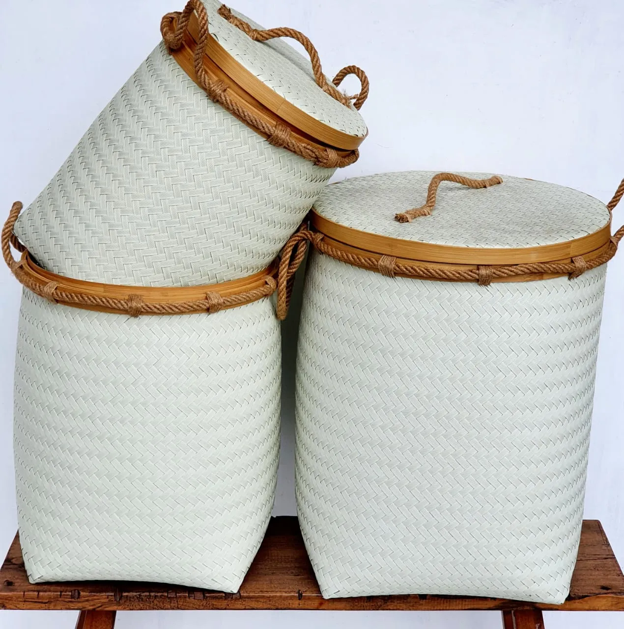 Set 3 Large White Basket Set With Lid