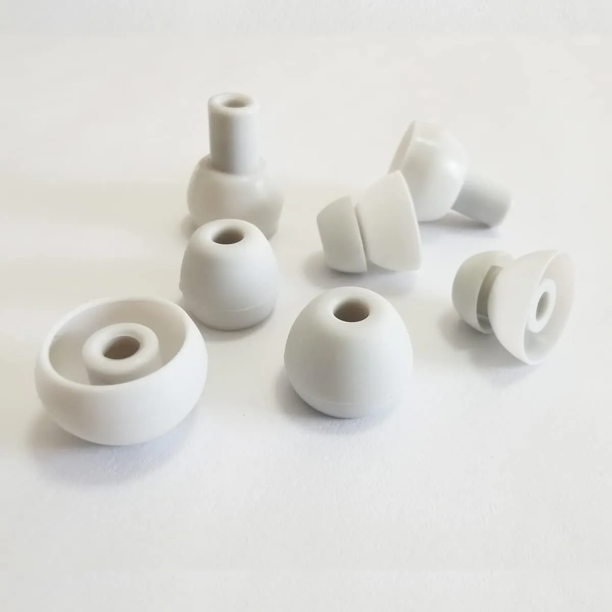 Silicone Replacement Ear Tips for Beats Flex - Double Flange Ear Tips, 8 Pairs - Gray, White