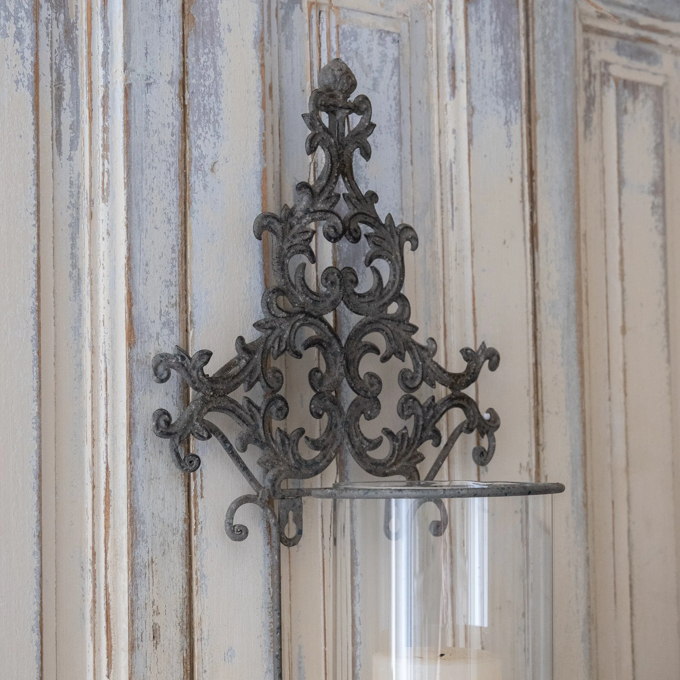 Wall storm lantern